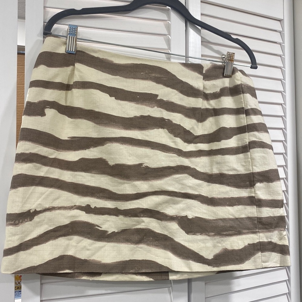 Darling striped skirt in like new condition.